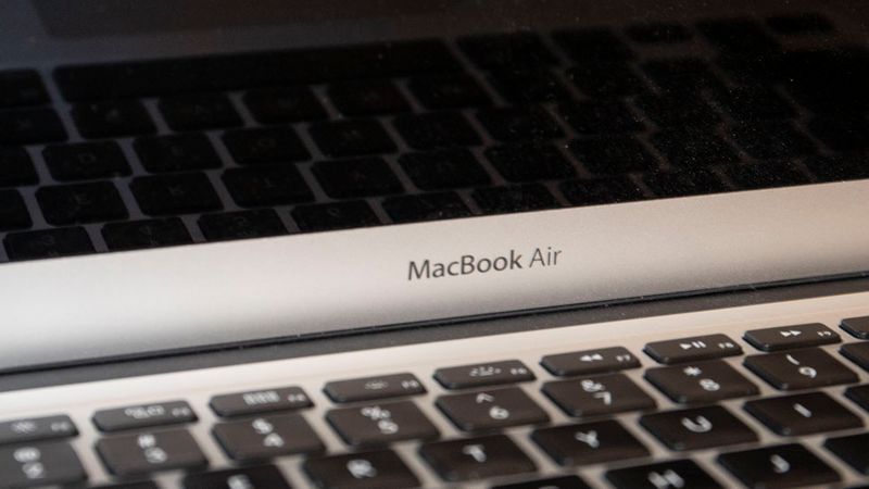 Illustration for article titled Please Put the MacBook Air Out of Its Misery